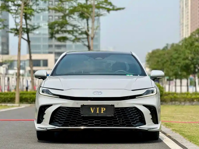 Toyota Camry Hybrid reference vehicle viewed from the front